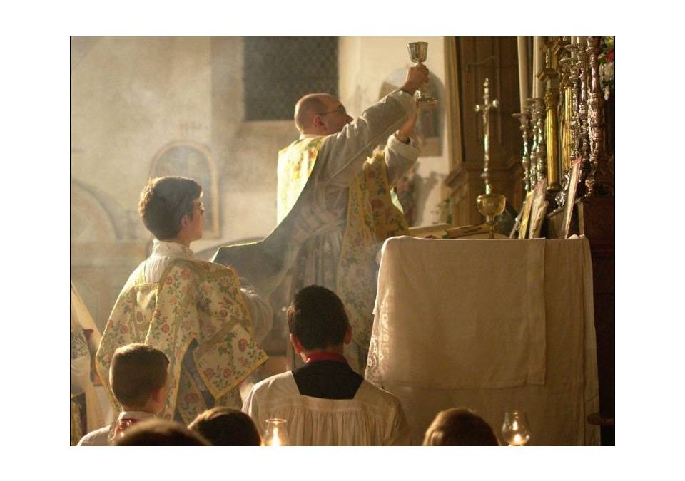 Michel Onfray: «La messe en latin, un patrimoine liturgique»